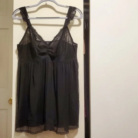 NWOT Torrid black lace babydoll - 2X - Picture 2 of 4